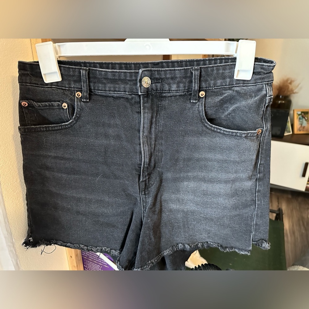 American Eagle High waisted shorts
